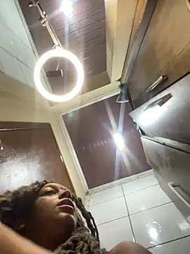 Snapshot of vanessajob5554 chatting on 02/10/25, 02:16 vanessajob5554 online show from 02/10/25, 02:16