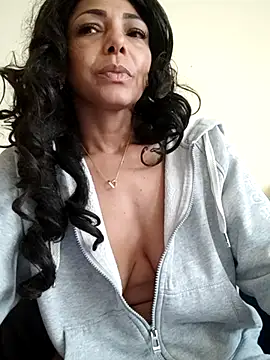 Lunasquirt1985 online show from 09/26/25, 09:24