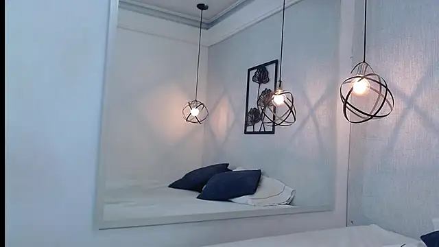 Liiamthompson online show from 02/13/25, 12:00