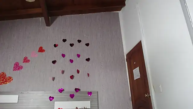 Liiamthompson online show from 02/17/25, 06:09