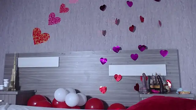 Liiamthompson online show from 02/17/25, 11:02