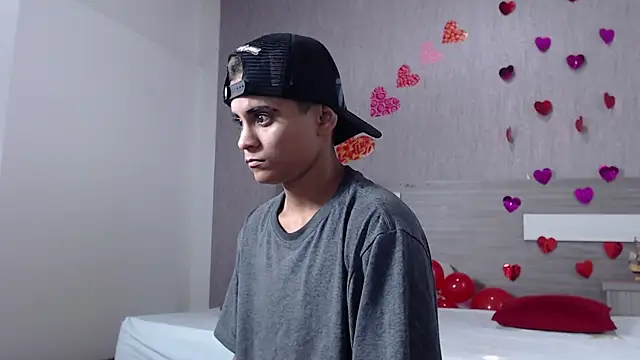 Liiamthompson online show from 02/17/25, 05:10