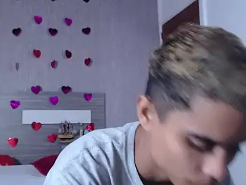 Liiamthompson online show from 02/20/25, 10:27