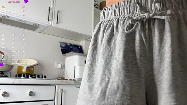 WhiteAnni online show from 02/17/26, 05:48