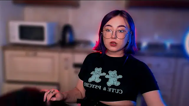 Snapshot of purplewitch chatting on 02/14/25, 02:23 purplewitch online show from 02/14/25, 02:23