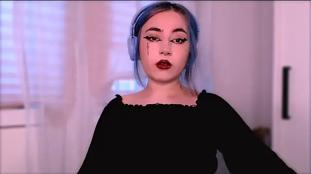 Snapshot of purplewitch chatting on 09/15/25, 01:44 purplewitch online show from 09/15/25, 01:44