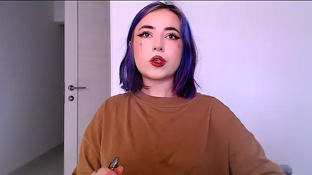 Snapshot of purplewitch chatting on 10/02/25, 06:31 purplewitch online show from 10/02/25, 06:31