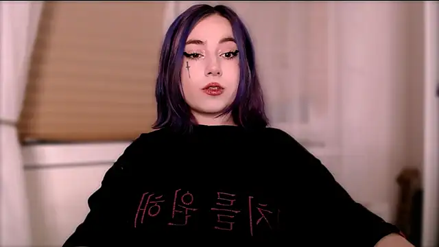 Snapshot of purplewitch chatting on 10/12/25, 02:38 purplewitch online show from 10/12/25, 02:38