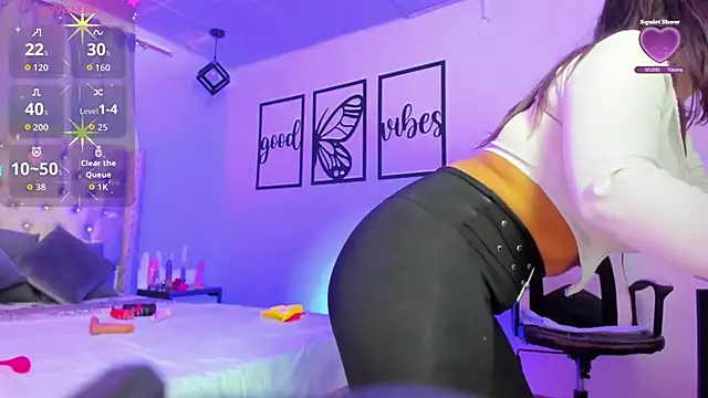 nicolee millerr online show from 01/07/26, 12:40