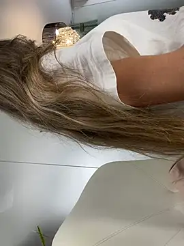 Anya-Ray online show from 02/05/25, 01:00