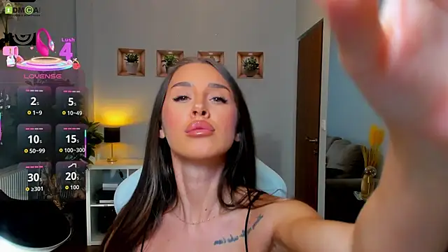 Anya-Ray online show from 10/30/25, 01:23