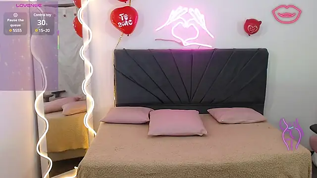 palmerfox tay online show from 02/19/25, 10:20