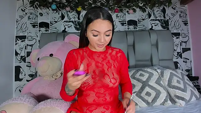 Snapshot of LucyRosse chatting on 05/01/26, 11:15 LucyRosse online show from 05/01/26, 11:15