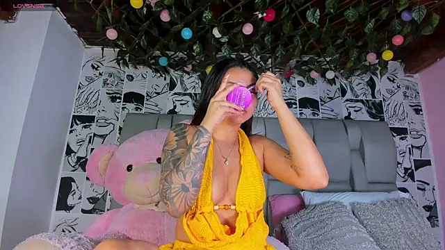 Snapshot of LucyRosse chatting on 08/01/26, 11:09 LucyRosse online show from 08/01/26, 11:09