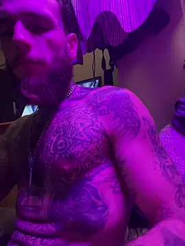 Snapshot of cruz815 chatting on 02/16/25, 05:48 cruz815 online show from 02/16/25, 05:48