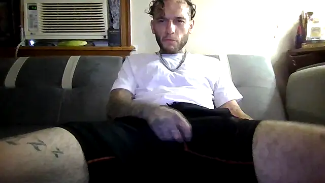 Snapshot of cruz815 chatting on 09/18/25, 07:16 cruz815 online show from 09/18/25, 07:16