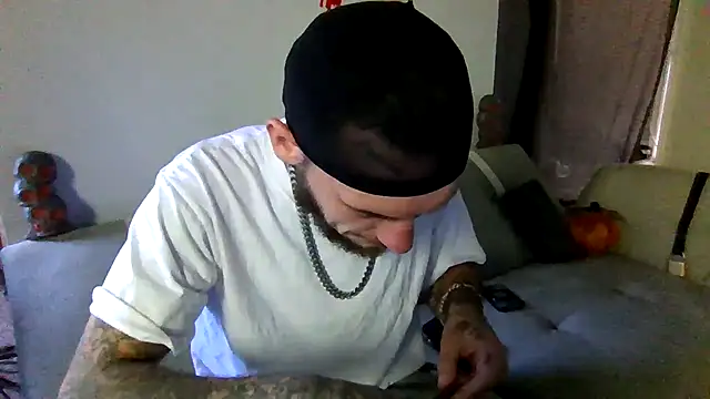 Snapshot of cruz815 chatting on 10/26/25, 07:31 cruz815 online show from 10/26/25, 07:31