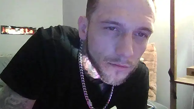 Snapshot of cruz815 chatting on 05/12/26, 01:03 cruz815 online show from 05/12/26, 01:03