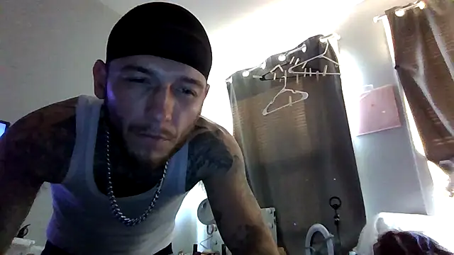 Snapshot of cruz815 chatting on 05/19/26, 10:16 cruz815 online show from 05/19/26, 10:16