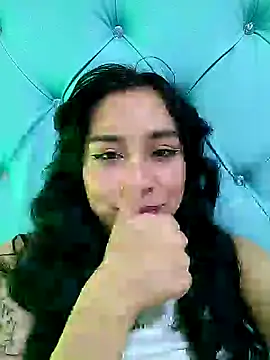 Snapshot of Marce0 chatting on 02/02/25, 05:04 Marce0 online show from 02/02/25, 05:04