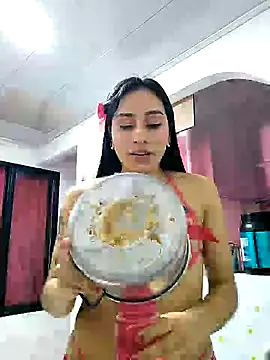 Snapshot of Marce0 chatting on 02/14/25, 09:21 Marce0 online show from 02/14/25, 09:21