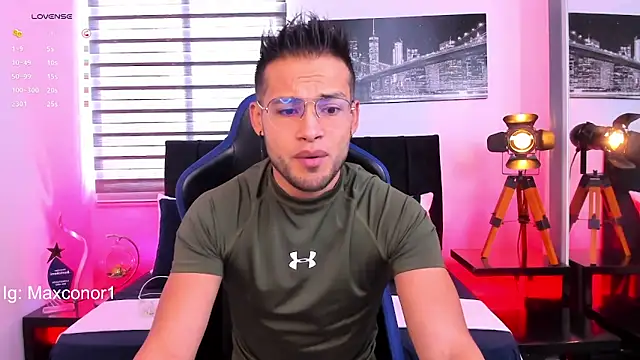 Max Conor1 online show from 03/19/25, 12:23