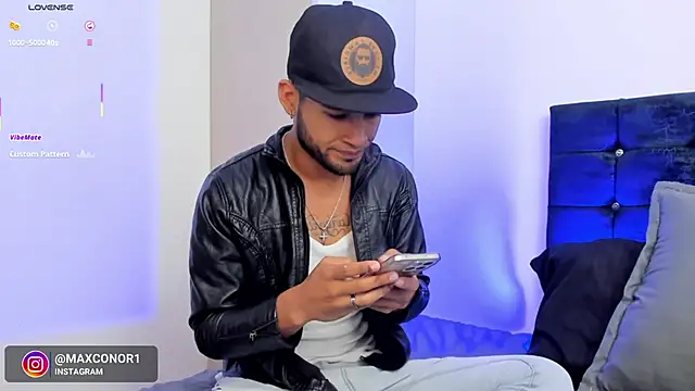 Max Conor1 online show from 10/24/25, 01:51