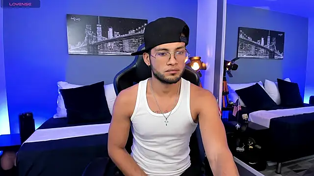 Snapshot of Max_Conor1 chatting on 04/27/26, 06:00 Max Conor1 online show from 04/27/26, 06:00