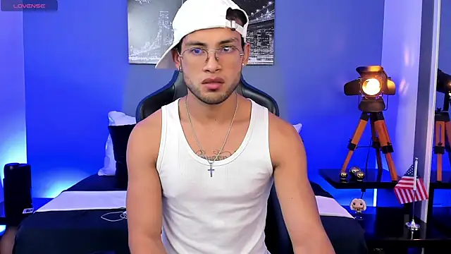 Snapshot of Max_Conor1 chatting on 04/30/26, 03:02 Max Conor1 online show from 04/30/26, 03:02