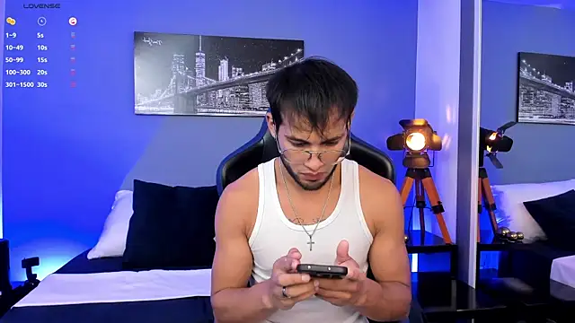 Snapshot of Max_Conor1 chatting on 05/11/26, 11:05 Max Conor1 online show from 05/11/26, 11:05