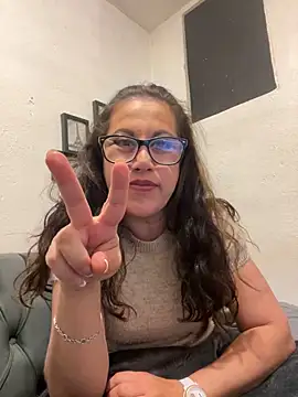 MirandaLatinaLovely online show from 12/21/25, 04:30