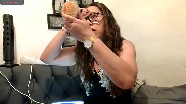 Snapshot of MirandaLatinaLovely chatting on 04/30/26, 05:41 MirandaLatinaLovely online show from 04/30/26, 05:41