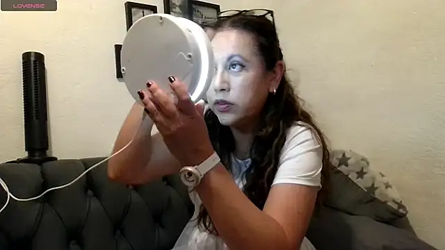Snapshot of MirandaLatinaLovely chatting on 05/03/26, 06:58 MirandaLatinaLovely online show from 05/03/26, 06:58