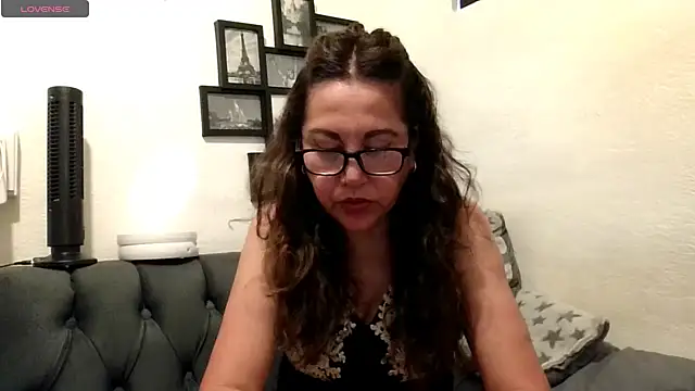 Snapshot of MirandaLatinaLovely chatting on 05/09/26, 05:18 MirandaLatinaLovely online show from 05/09/26, 05:18
