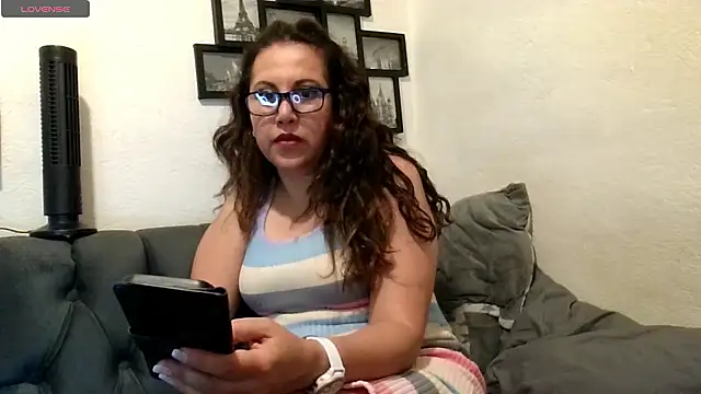 Snapshot of MirandaLatinaLovely chatting on 05/12/26, 05:15 MirandaLatinaLovely online show from 05/12/26, 05:15