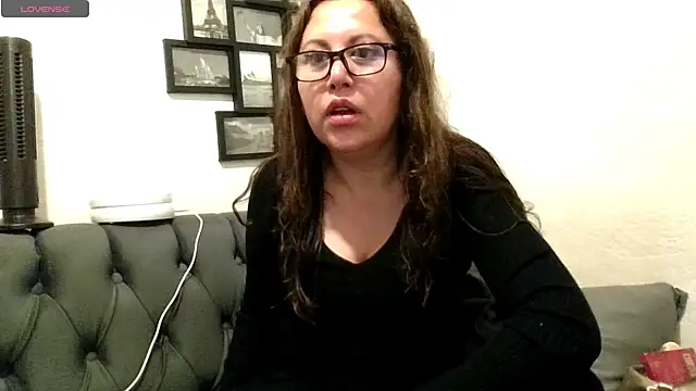 Snapshot of MirandaLatinaLovely chatting on 05/23/26, 05:06 MirandaLatinaLovely online show from 05/23/26, 05:06