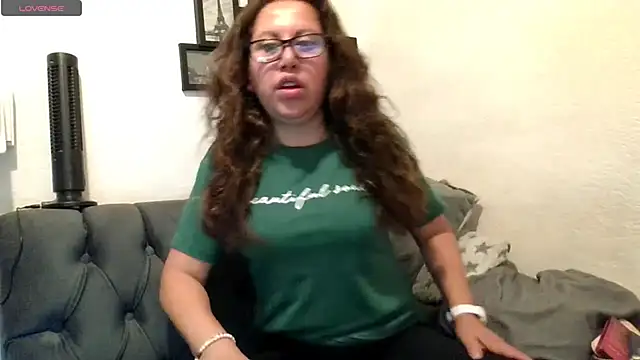 Snapshot of MirandaLatinaLovely chatting on 05/26/26, 04:58 MirandaLatinaLovely online show from 05/26/26, 04:58