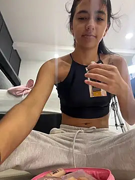 Snapshot of eva_roseee chatting on 04/16/26, 05:36 eva roseee online show from 04/16/26, 05:36