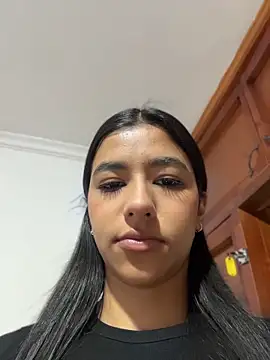 Snapshot of eva_roseee chatting on 05/15/26, 01:01 eva roseee online show from 05/15/26, 01:01
