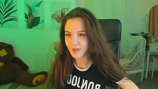 MilaStoyne online show from 02/21/25, 09:13