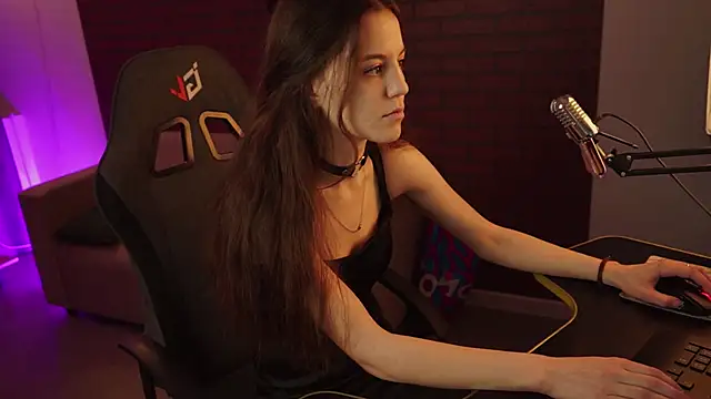 MilaStoyne online show from 03/19/25, 05:41