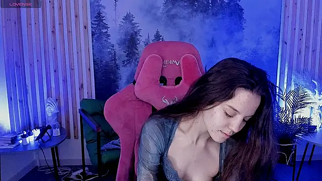 MilaStoyne online show from 12/15/25, 08:29