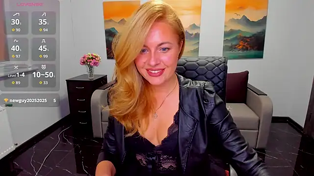 Snapshot of Mira_Whites chatting on 10/31/25, 12:50 Mira Whites online show from 10/31/25, 12:50