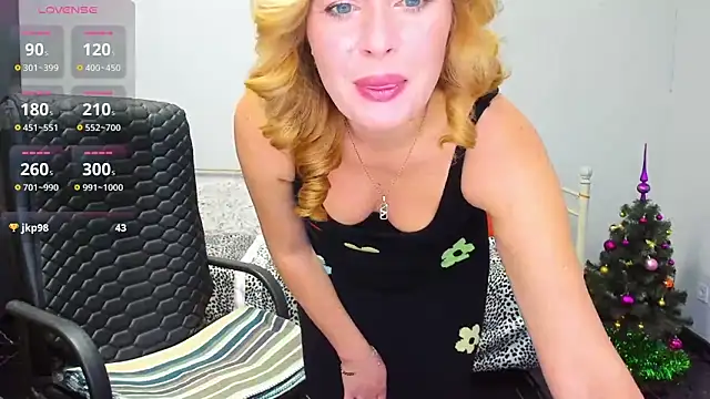 Snapshot of Mira_Whites chatting on 12/16/25, 12:54 Mira Whites online show from 12/16/25, 12:54