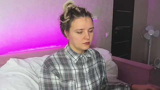 Snapshot of Jenny_Jimmy chatting on 11/02/25, 12:57 Jenny Jimmy online show from 11/02/25, 12:57