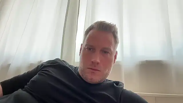 Snapshot of Christian87xxx chatting on 03/12/26, 03:51 Christian87xxx online show from 03/12/26, 03:51