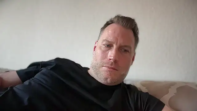 Snapshot of Christian87xxx chatting on 03/19/26, 04:33 Christian87xxx online show from 03/19/26, 04:33