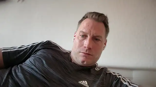 Snapshot of Christian87xxx chatting on 03/22/26, 04:21 Christian87xxx online show from 03/22/26, 04:21