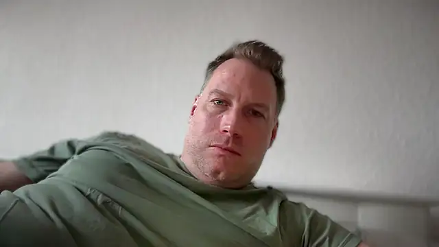 Snapshot of Christian87xxx chatting on 03/23/26, 04:55 Christian87xxx online show from 03/23/26, 04:55