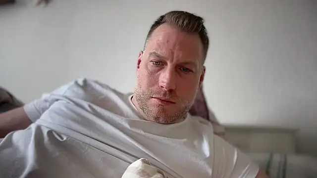 Snapshot of Christian87xxx chatting on 04/02/26, 02:58 Christian87xxx online show from 04/02/26, 02:58